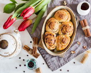 Булочки с пеканом в кленовом сиропе