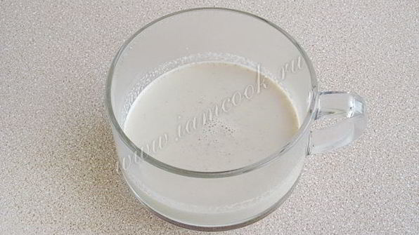 индийский имбирный чай масала с молоком и кардамоном