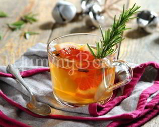 Согревающий чай с грейпфрутом и розмарином