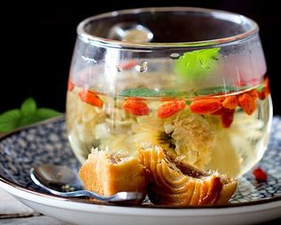 Зеленый чай с ягодами годжи