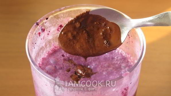 чернично-ежевичный коктейль