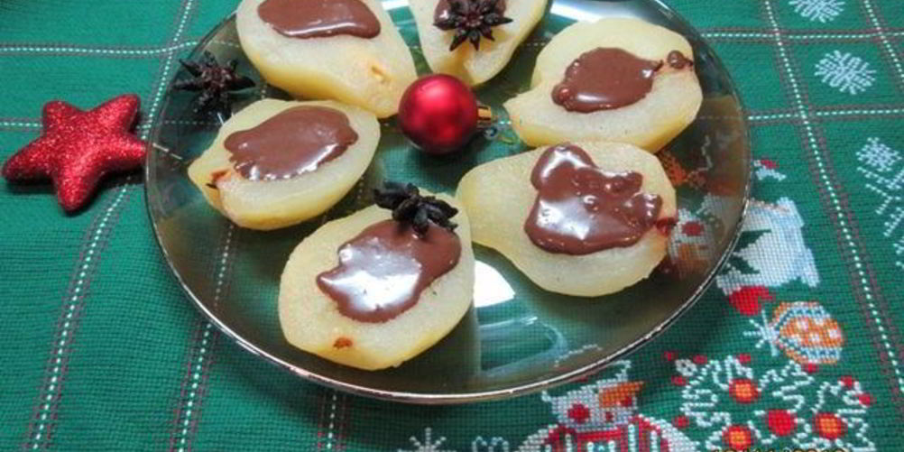 Рецепт груш в анисовом сиропе с шоколадным соусом