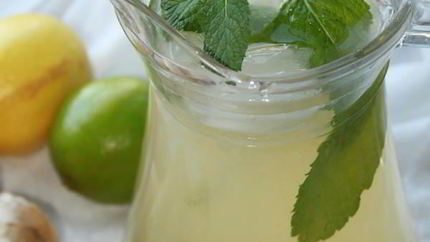 Лимонно-имбирный прохлаждающий напиток