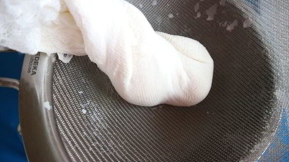 малиновый смузи на миндальном молоке