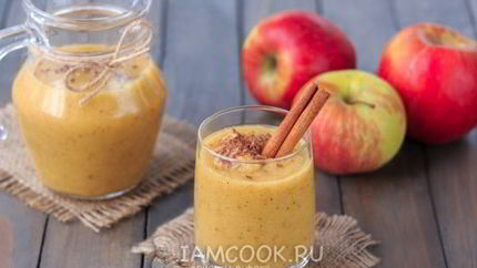 Смузи из банана и яблок с апельсиновым соком