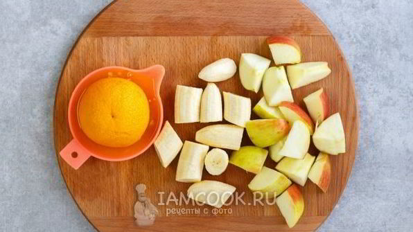 смузи из банана и яблок с апельсиновым соком