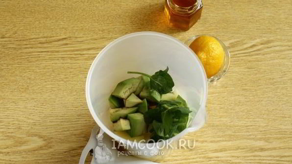 смузи с авокадо и яблоками