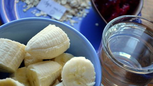 смузи с бананом и малиной