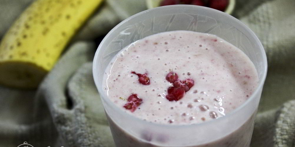 Рецепт смузей с малиной и бананом