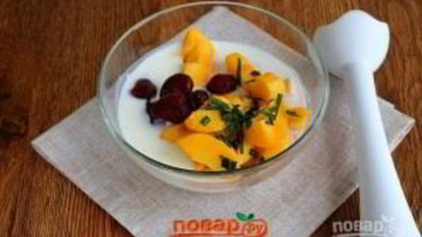 смузи с тархуном и клубникой