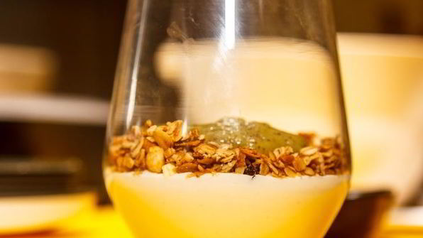 творожный мусс с фруктовым смузи