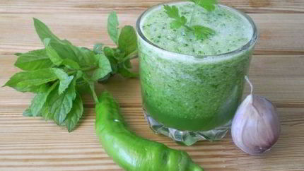 Зеленый коктейль для сыроедов