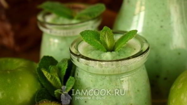 зеленый коктейль с яблоком и пекинской капустой