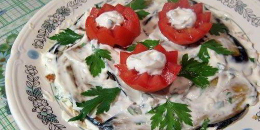 Рецепт горячего салата с баклажанами