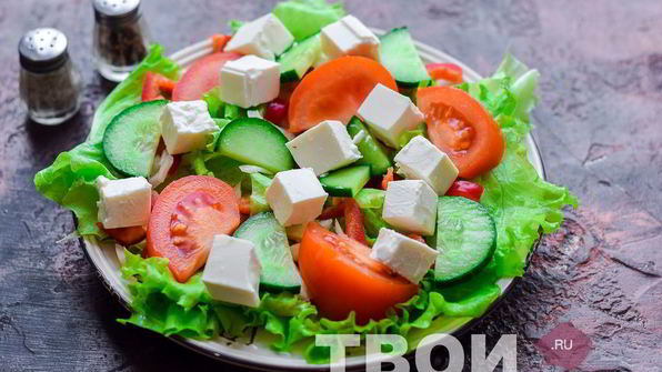 греческий салат с фетаксой