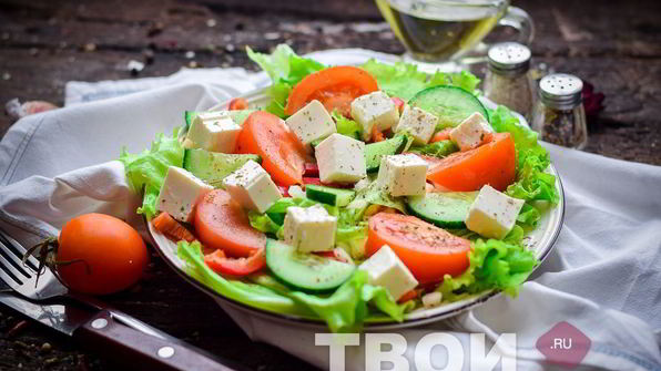 греческий салат с фетаксой