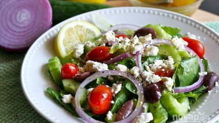 Салат Греческий с лимонно-чесночной заправкой