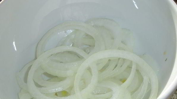 картофельный салат с грибами и клюквой