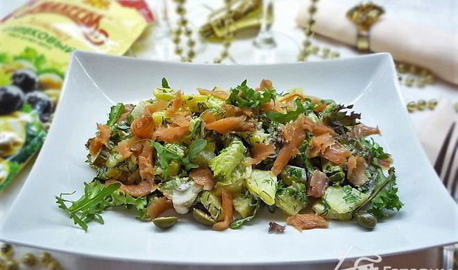 Картофельный салат с красной рыбой