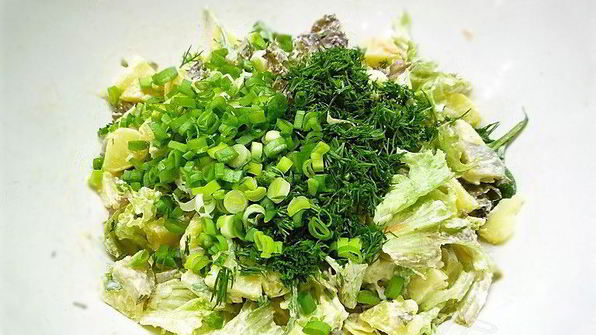 картофельный салат с красной рыбой