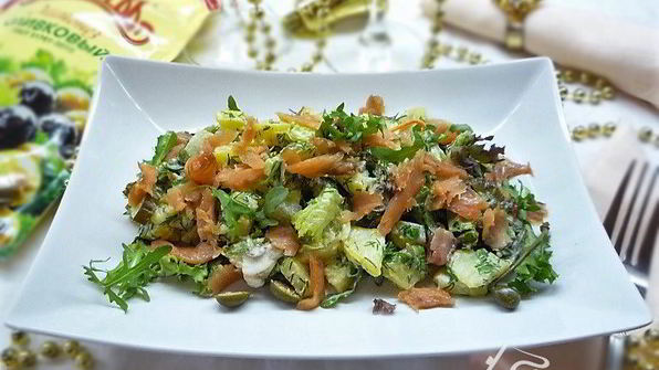 картофельный салат с красной рыбой