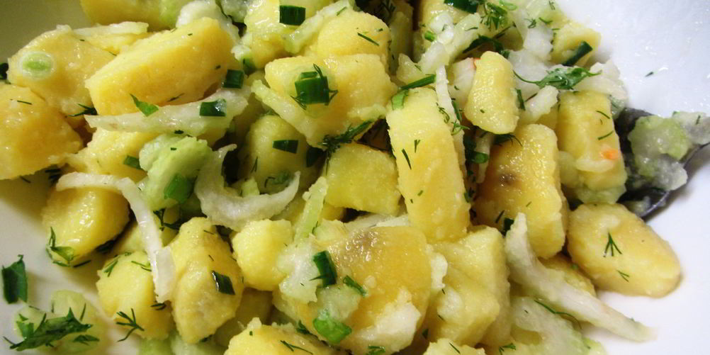 Рецепт картофельного салата с сельдереем