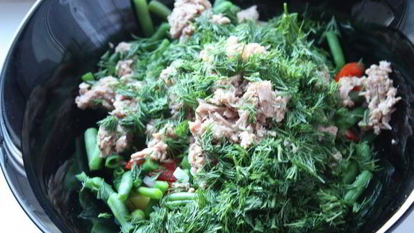салат из картофеля, фасоли и тунца