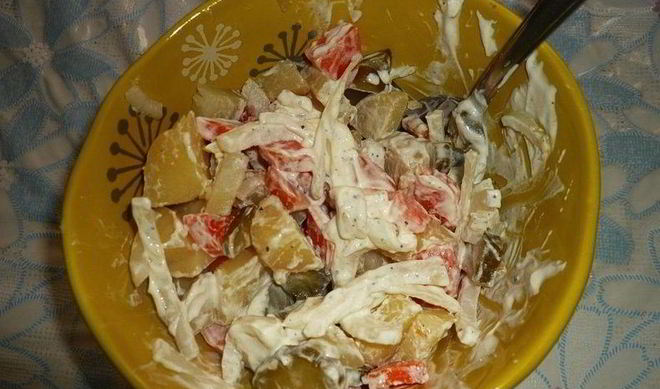 Салат картофельный с огурцами