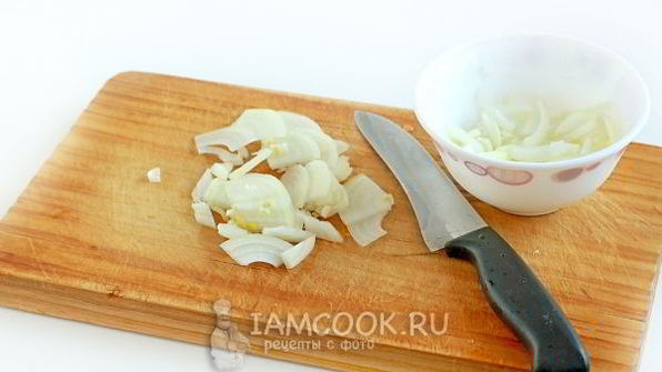 салат с картофелем и солеными огурцами