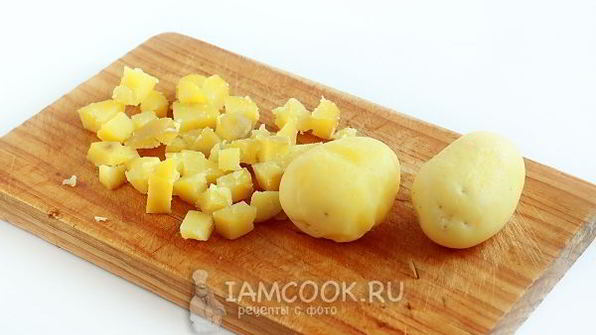 салат с картофелем и солеными огурцами