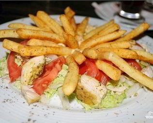 Салат с картошкой фри