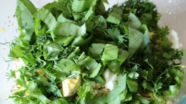 салат с молодым картофелем и щавелем