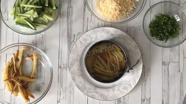 салат с жареной картошкой