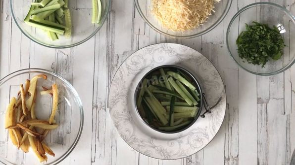 салат с жареной картошкой