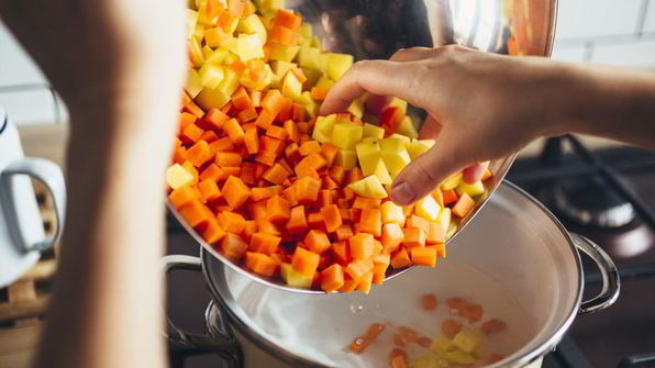 оливье с ароматной куриной грудкой