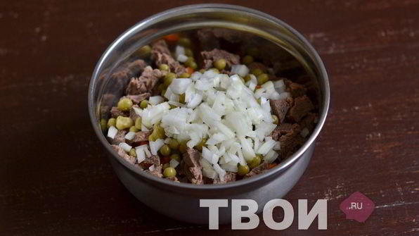 оливье с говядиной