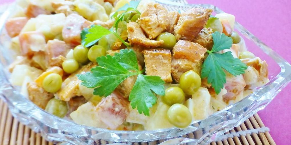 Рецепт оливье с красной рыбой