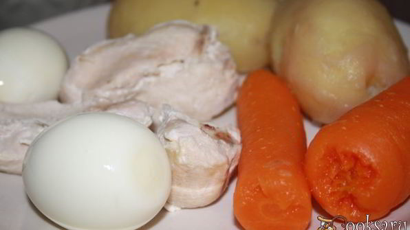 оливье с куриной грудкой