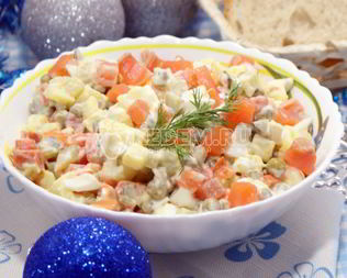 Салат Оливье с семгой