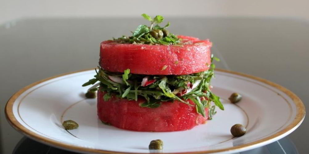 Рецепт салата из арбуза, рукколы и редиса