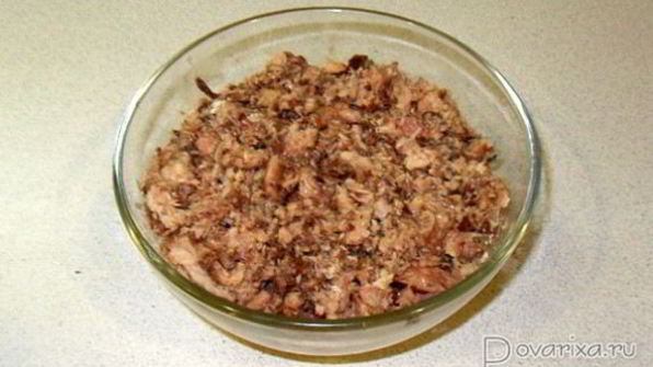 салат из консервированной рыбы с морковью и яйцом