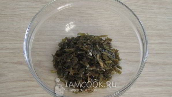 салат из морской капусты с огурцом