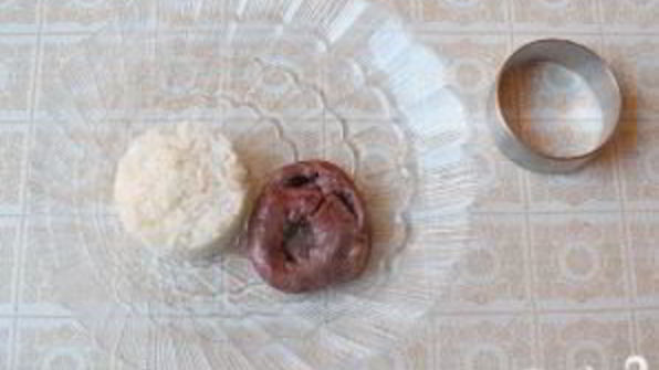 салат из риса с сердцем и фруктами