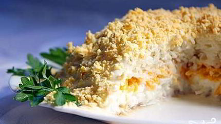 Салат Мимоза с сыром и маслом