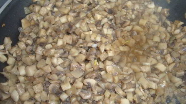 грибы в сливочном соусе под шубой из фарфалле