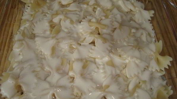 грибы в сливочном соусе под шубой из фарфалле