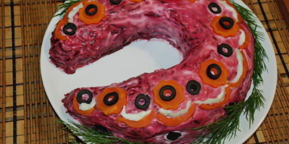 Рецепт копченой селедки под шубой