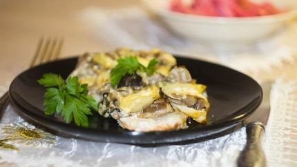 Куриные грудки филе под шубой в духовке