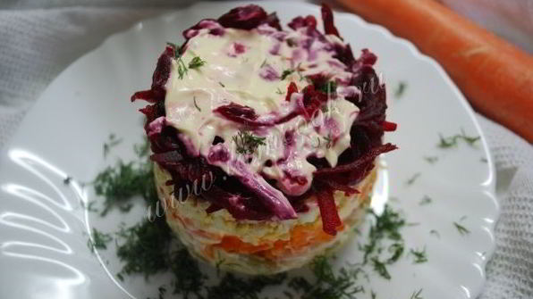 салат под шубой с солеными огурцами