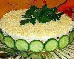 Салат-торт Печень трески под шубой